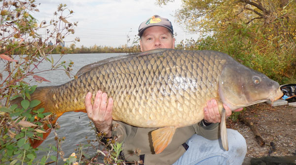 Rent a luxury Bait Boat for your carp fishing holiday at Estate